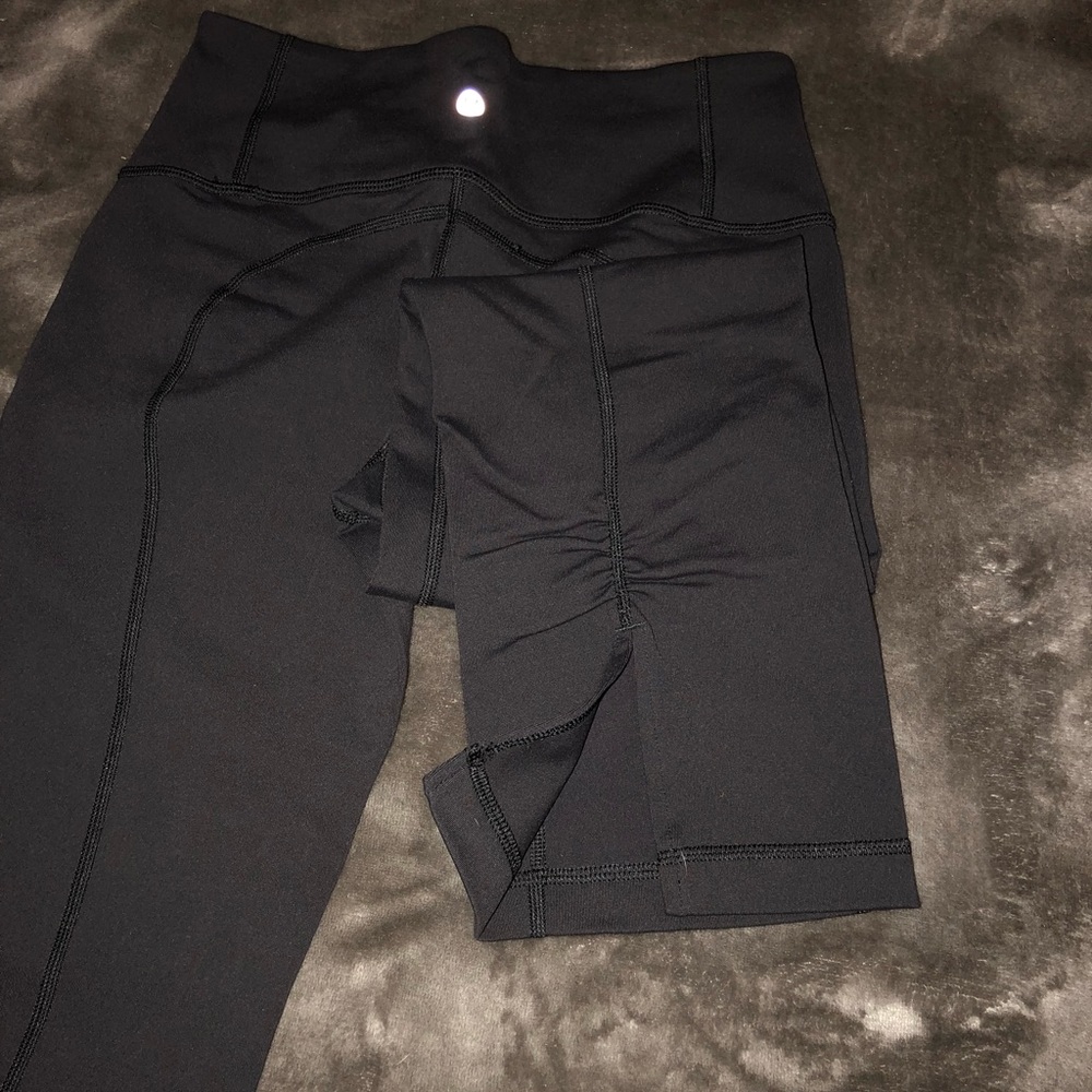 Lululemon size 4 new without tag